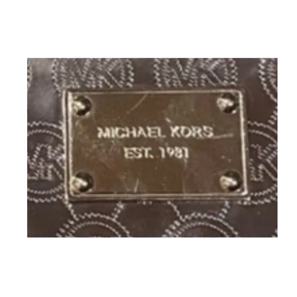 MICHAEL KORS Silver Metallic Wristlet, EUC - Picture 10 of 11